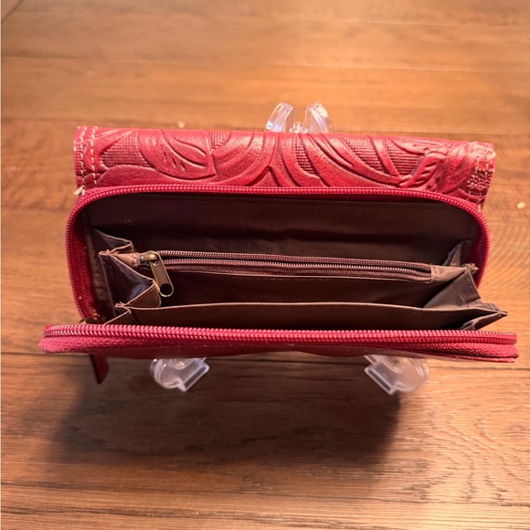 b.o.c. Embossed Red Wallet - Picture 5 of 5